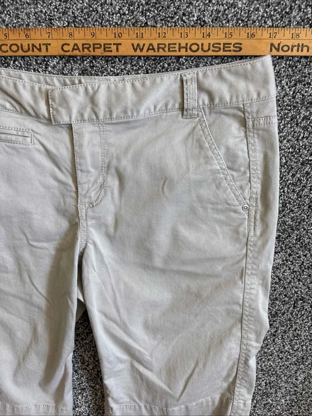 DKNY Womens Chino Bermuda Shorts Khaki Size 12 Mid Rise 11” Inseam Casual